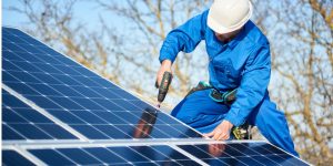 Installation Maintenance Panneaux Solaires Photovoltaïques à Naussac